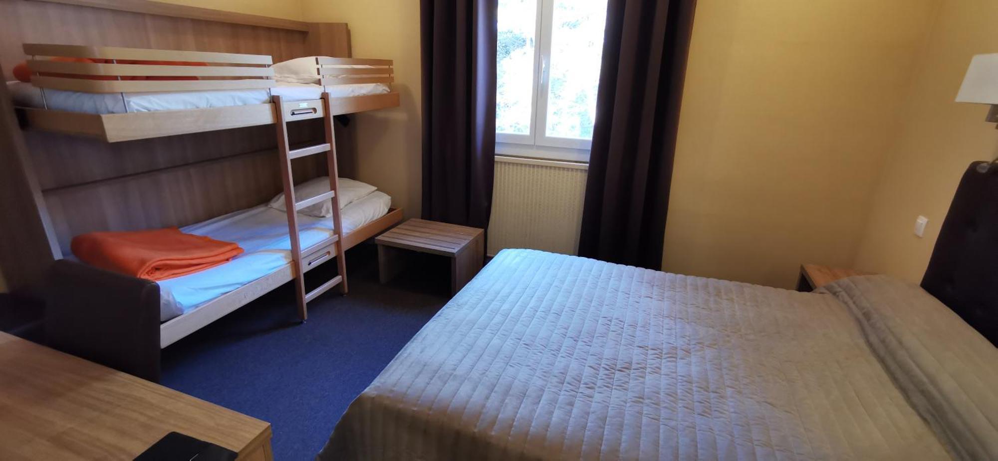 Hotel Le Valaurie Saint-Nazaire  Екстериор снимка