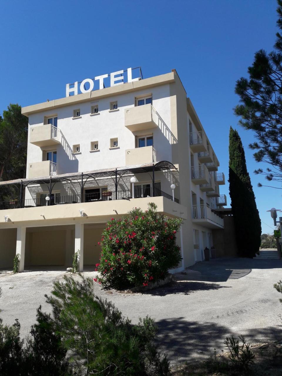 Hotel Le Valaurie Saint-Nazaire  Екстериор снимка
