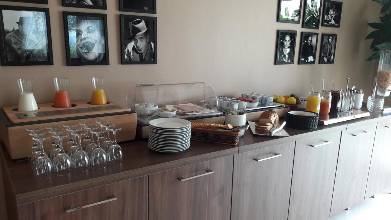 Hotel Le Valaurie Saint-Nazaire  Екстериор снимка